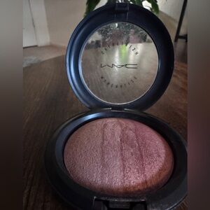 VINTAGE | MAC Mineralized Skinfinish | Brunette